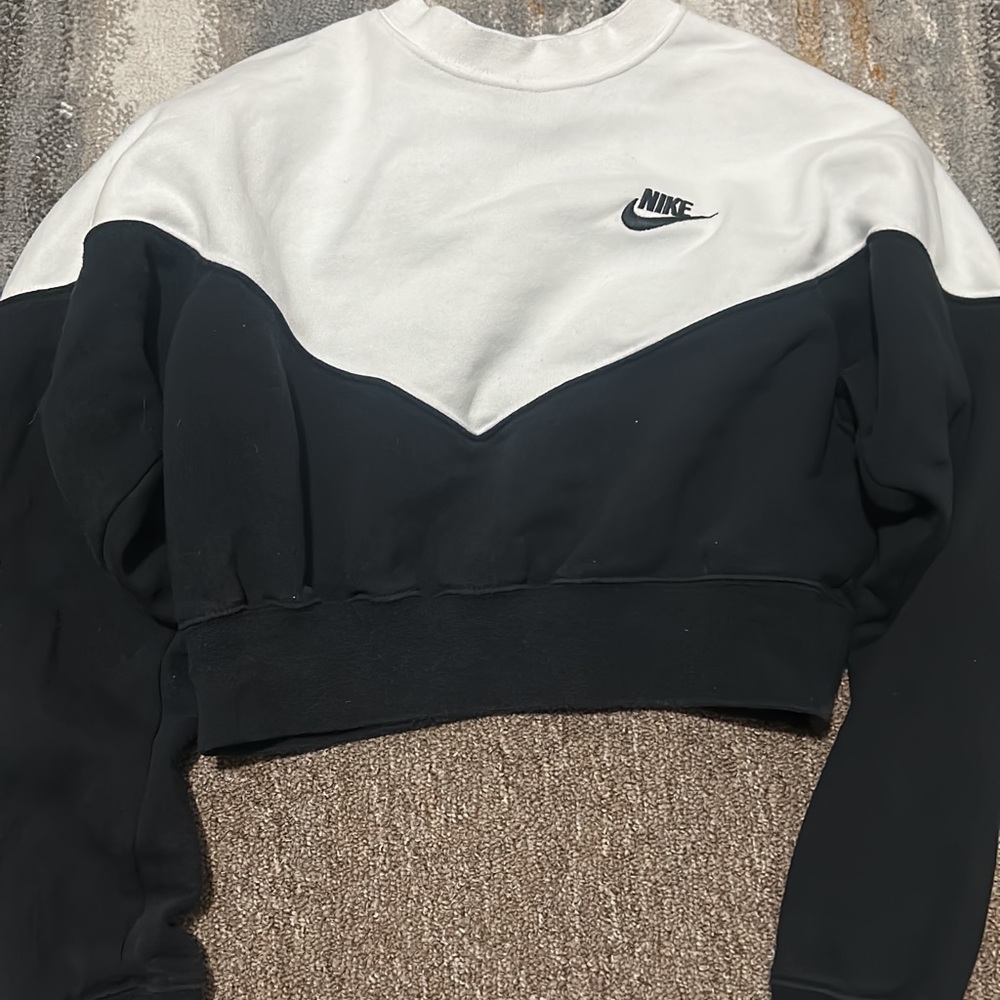 Nike cropped sweatshirt